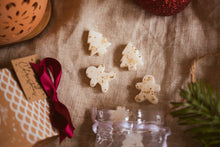 Load image into Gallery viewer, Box of 20 Gingerbread Men + Christmas Tree Soy Wax Melts
